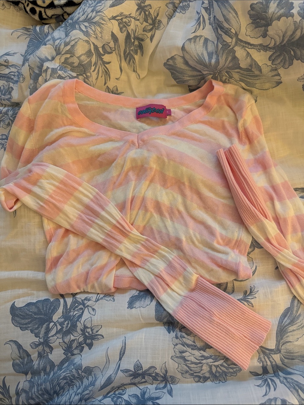 Edikted Pastel Pink and Cream Striped V-Neck Long Sleeve Top